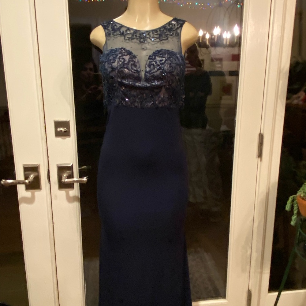 Dave and Johnny prom dress, size 0, navy with beautiful details